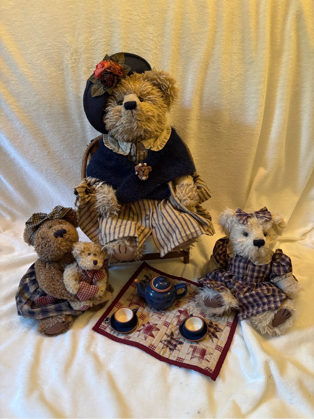 Set of 3 Boyd’s Bears (teddy bear picnic)